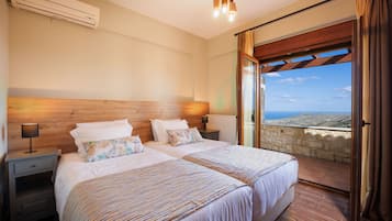 2 makuuhuonetta, työpöytÀ, silitysrauta/-lauta, vauvan matkasÀnky