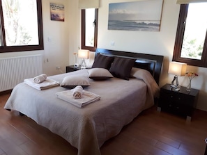 4 bedrooms, in-room safe, desk, iron/ironing board