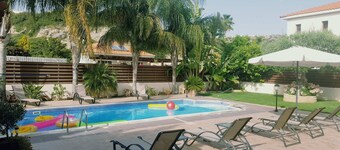 BAYVIEW, 4 bed villa, Certificate of Excellence - Close to the beach, Free WiFi