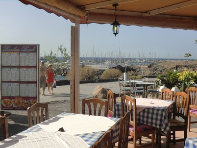 'Casa Miguel' - fantastic villa with private sunny garden, wi-fi and air con!