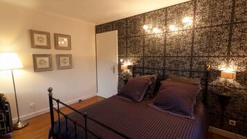 5 soverom, strykejern/-brett, reiseseng for barn og wi-fi (inkludert)