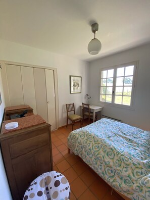 5 Schlafzimmer, Bügeleisen/Bügelbrett, kostenloses WLAN