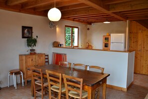 Dining - Rural Gite in south Burgundy in Buffières (Buffières)