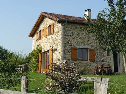 Gîte rural en Bourgogne du Sud, jusqu'á 7 personnes, proche de Cluny