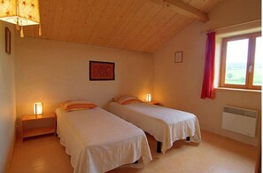 3 chambres, fer et planche à repasser, Wi-Fi gratuit