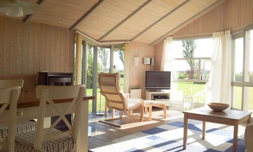 Helles dänisches Holzhaus mit freiem Blick in die Natur, Haustiere willkommen