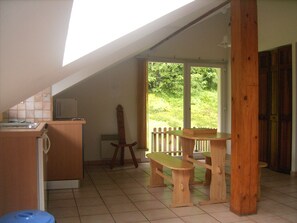 Dining - Independent apartment in house facing south over the lake (Gérardmer)