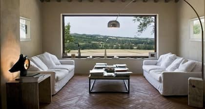 Umbria - A country residence 6 Bedrooms w Ensuite Bathrooms
