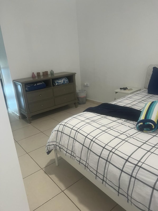 3 bedrooms, iron/ironing board, free WiFi, bed sheets - Walk to Beach, Golf, Pool in Beautiful Dorado Beach (Dorado)