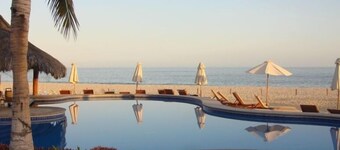Luxury Penthouse - White Sand and Turquoise Water