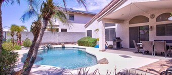 The Whole Package with Heated Diving Pool !!