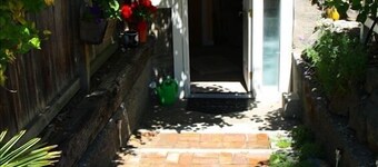 Seattle at its Best - a Great Neighborhood for Walking!!