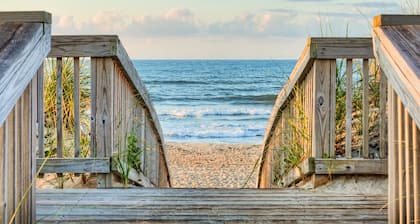 Oceanfront Margaritaville Cabana - perfect for 2