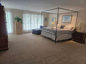 7 bedrooms, iron/ironing board, WiFi, bed sheets
