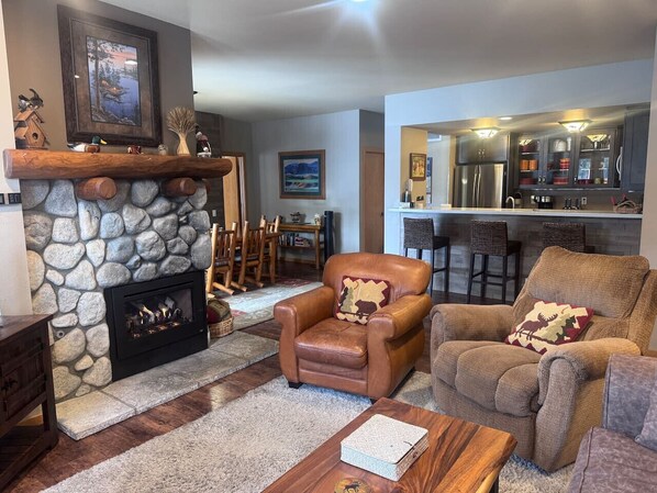 Télévision, cheminée