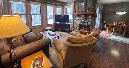 Snowcreek V, 2/2 Family Fun & Dog-friendly Mountain Retreat!