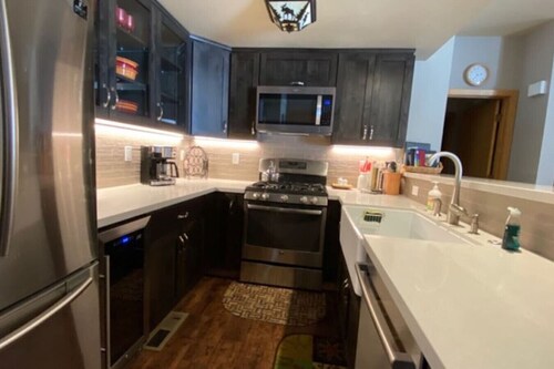 Snowcreek V 2 Bedroom 2 Bath Cozy 5 ⭐️ Mountain Retreat!