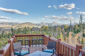 Property grounds - Beautiful 7 BEDROOM, 3 gathering areas, pool table, hot tub, and huge deck with 360-degree views!! (Silverthorne)