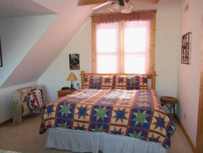 2 bedrooms, desk, iron/ironing board, free WiFi