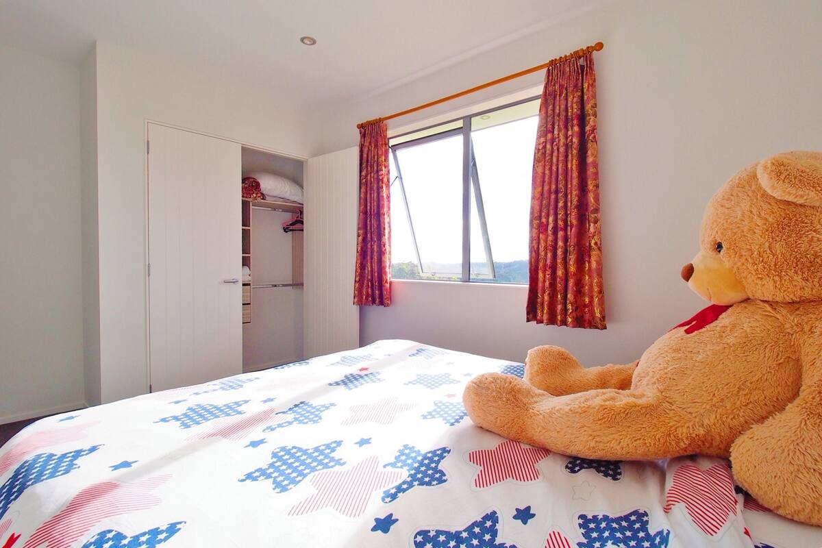 Premium bedding, free WiFi, bed sheets