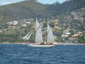 Unclassified image, 5 of 23, button - Cosy garden apartment in Sandy Bay.  FREE Parking/WIFI. (Sandy Bay)