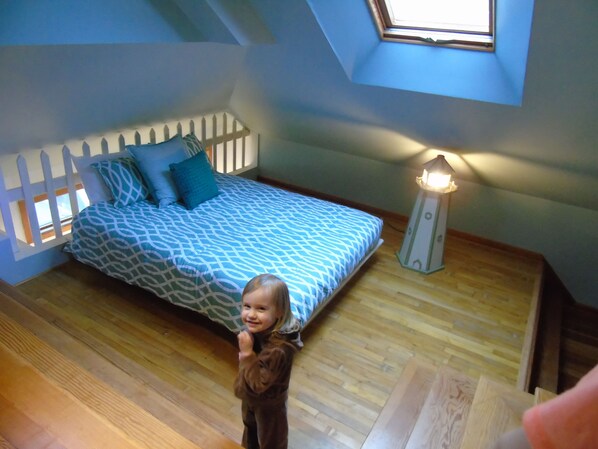 3 bedrooms, iron/ironing board, travel cot, free WiFi