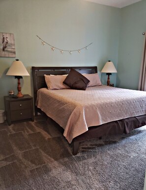 3 bedrooms, travel cot, free WiFi, bed sheets