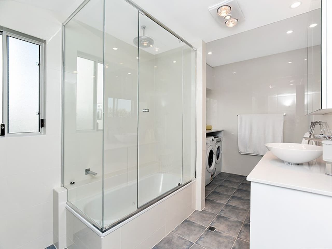 Blossom's Paradise Middleton Pet Friendly — image 2