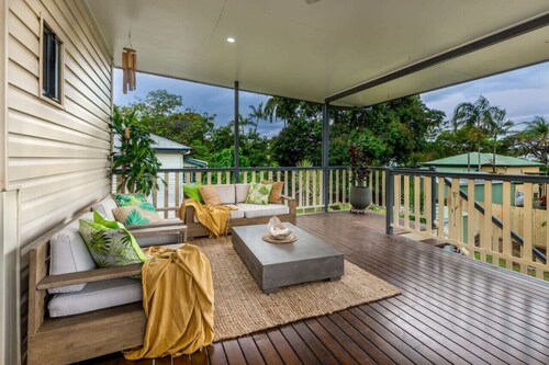 Savannah House - Two Homes in One