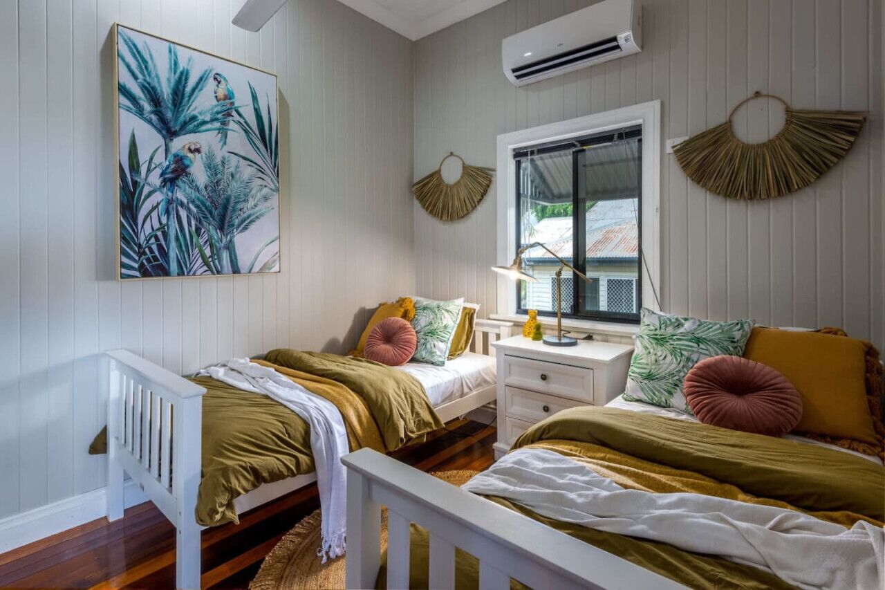 5 bedrooms, iron/ironing board, travel cot, free WiFi