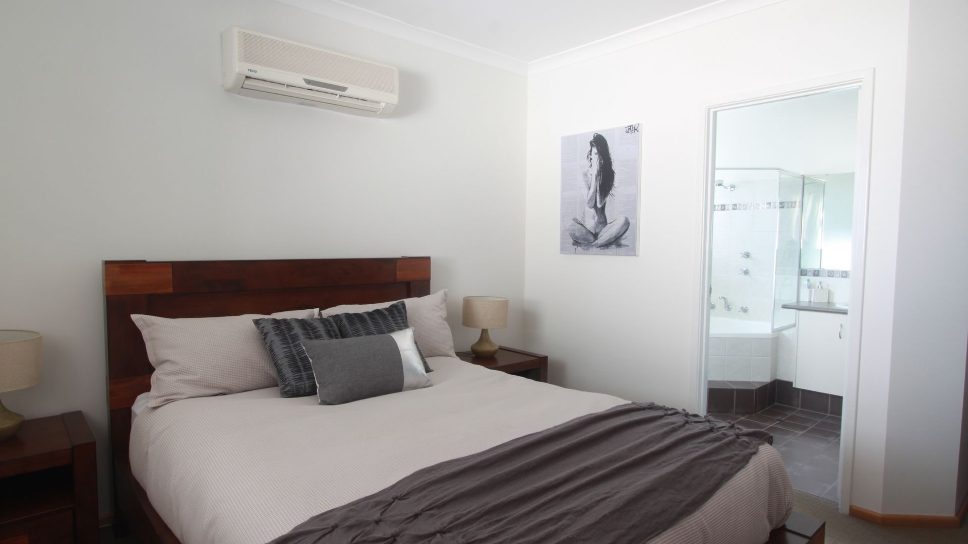 The Terrace House - in the heart of Margaret River (dog-friendly). — image 5