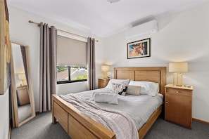 3 chambres, fer et planche à repasser, lit parapluie, Wi-Fi gratuit