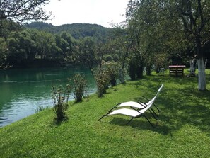 Property grounds - Peaceful Oasis - House For Rest And Relaxation (Bosanska Krupa)