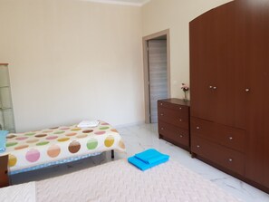 1 camera, ferro/asse da stiro, Wi-Fi gratuito, lenzuola