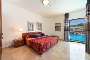 4 chambres, fer et planche à repasser, lits bébé, Wi-Fi gratuit