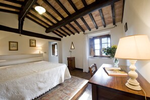 10 chambres, lit parapluie, Wi-Fi gratuit, draps fournis