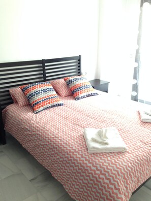 2 室のベッドルーム、アイロン / アイロン台、インターネット、ベッドシーツ