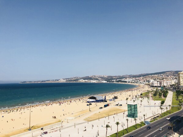 Una spiaggia nelle vicinanze