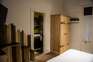 2 habitaciones, tabla de planchar con plancha, internet y ropa de cama 