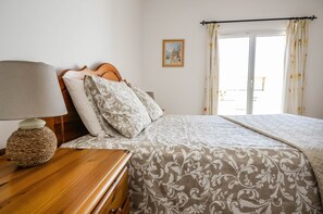 4 chambres, fer et planche Ă repasser, Wi-Fi, draps fournis