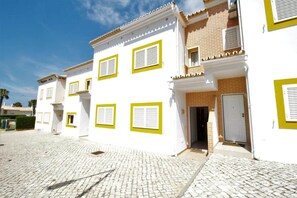 Exterior - Lovely  4 Bedroom Town House, Vale de Parra Albufeira (Guia)