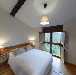 2 chambres, fer et planche à repasser, lit parapluie, Wi-Fi gratuit