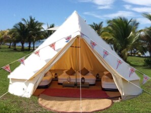 Tenda Luxury, 1 letto queen, non fumatori | Lenzuola