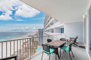 Outdoor dining - Lighthouse Beachfront Condo Unit #1203 
One Bedroom, bunk room with two baths (Gulf Shores)