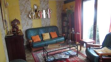 TV, DVD player, books, offices