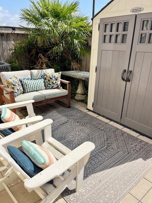 Terrace/patio - 2BR Gulf Front Complex - Heated Pool - Patio - Ask about WINTER DISCOUNTS! (Navarre)