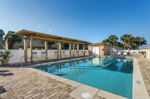 A heated pool - 2BR Gulf Front Complex - Heated Pool - Patio - Ask about WINTER DISCOUNTS! (Navarre)