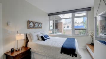 2 多间卧室、办公桌、熨斗/熨衣板、旅行婴儿床