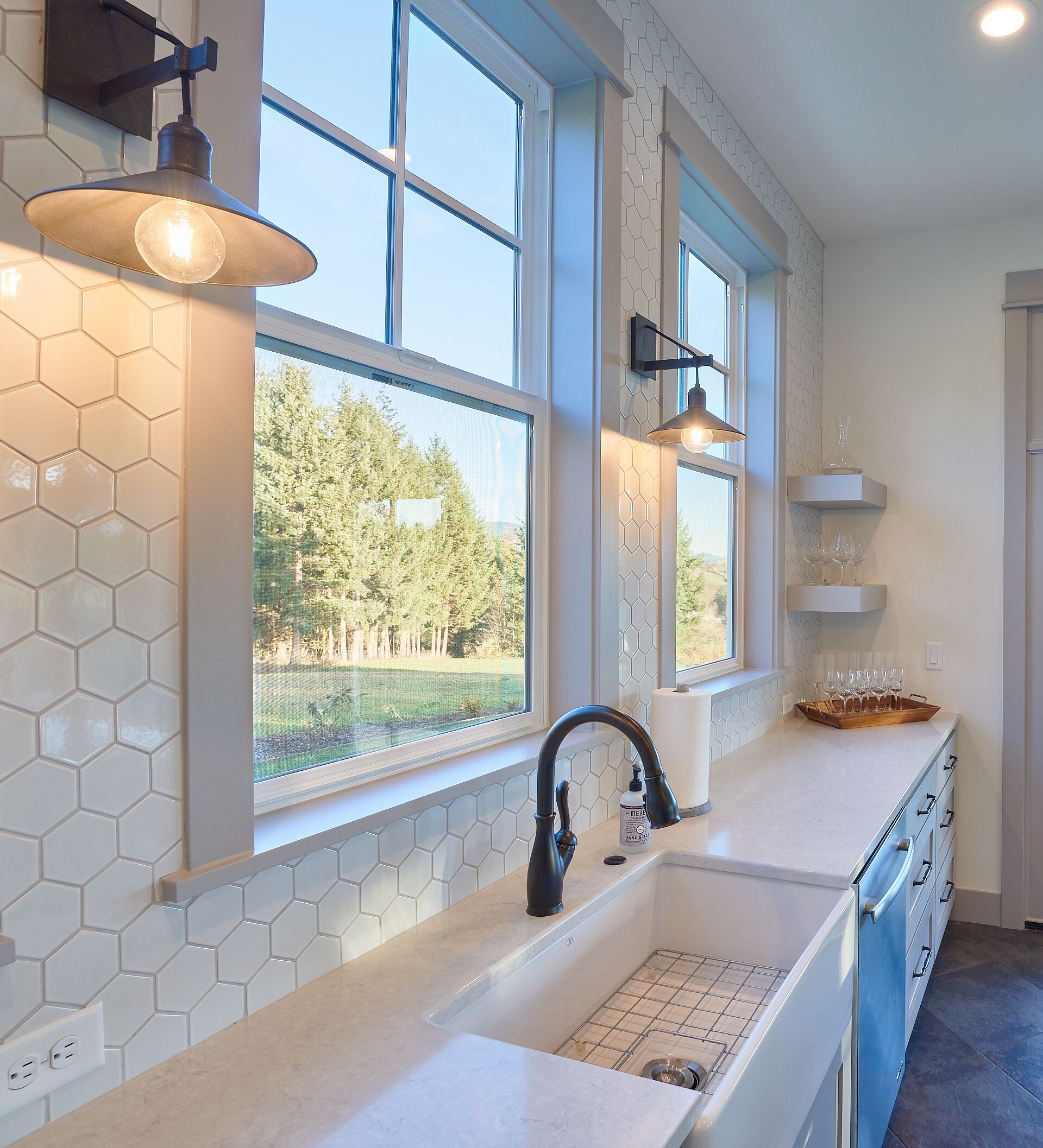 冰箱、微波炉、烤箱、炉灶