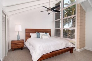 3 間睡房、書桌、熨斗/熨衫板、可攜式嬰兒床